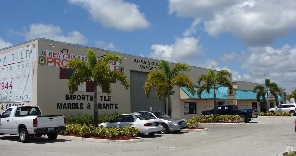 3300 45th St, West Palm Beach, FL for lease - Building Photo - Image 2 of 5