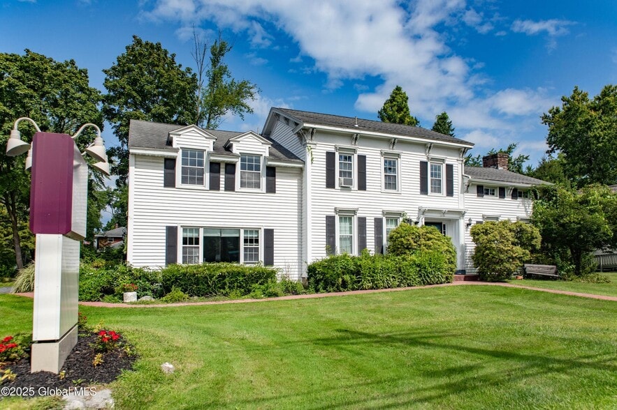 205 Delaware Ave, Delmar, NY for lease - Building Photo - Image 2 of 33