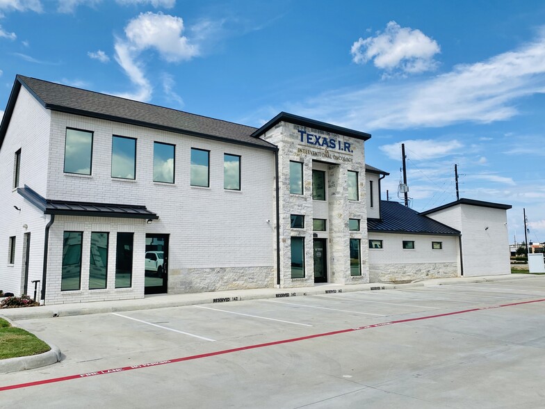 142 Bella Katy Dr, Katy, TX for lease - Building Photo - Image 1 of 8