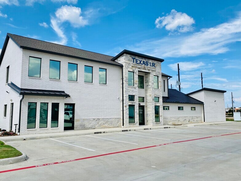 142 Bella Katy Dr, Katy, TX à louer - Photo du bâtiment - Image 1 de 4