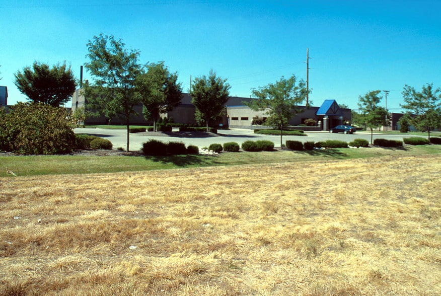 990 S Ninth St, Louisville, KY for lease - Building Photo - Image 2 of 9