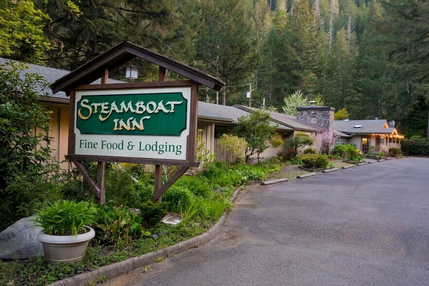 42705 N Umpqua Hwy, Idleyld Park, OR à vendre - Photo du bâtiment - Image 1 de 21