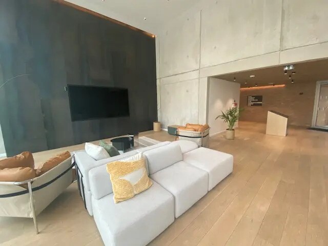 Bureau dans Ivry-sur-Seine à louer - Photo du bâtiment - Image 3 de 7