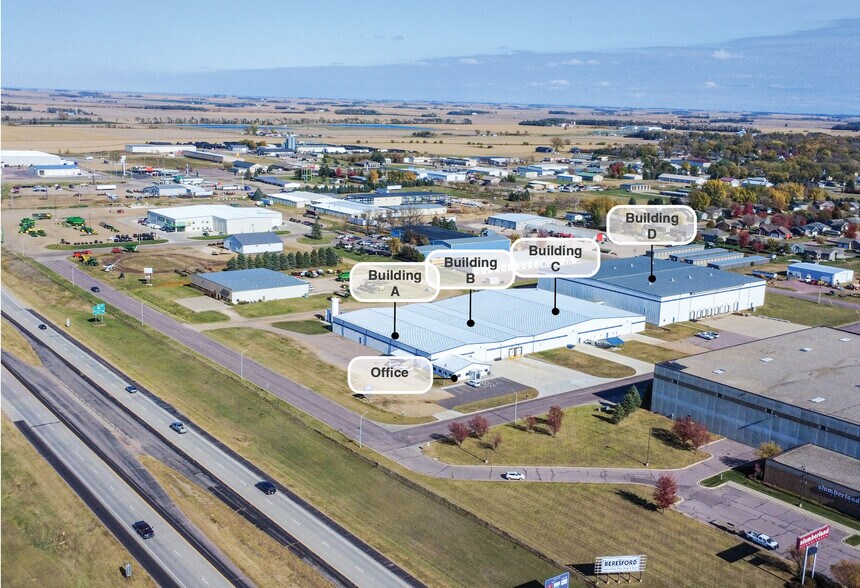 100 Quality Park Dr, Beresford, SD à vendre - Photo du bâtiment - Image 2 de 44
