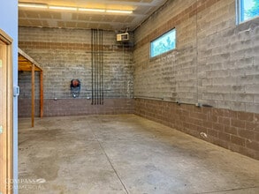 61450 American Ln, Bend, OR for lease Interior Photo- Image 2 of 3