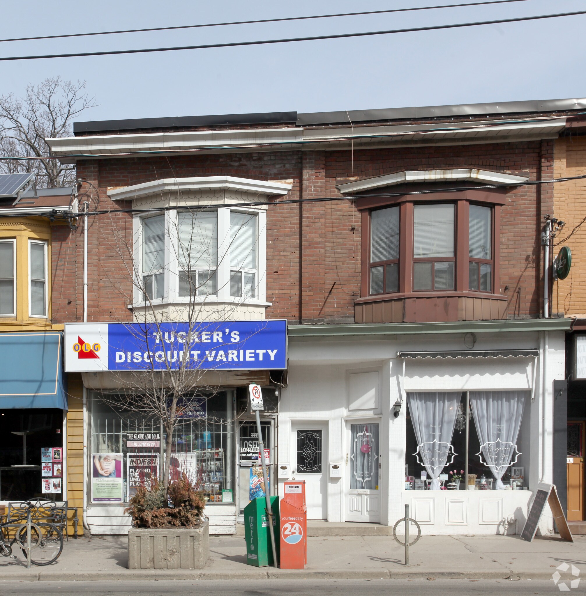 2226-2230 Queen St, Toronto, ON à vendre Photo principale- Image 1 de 1