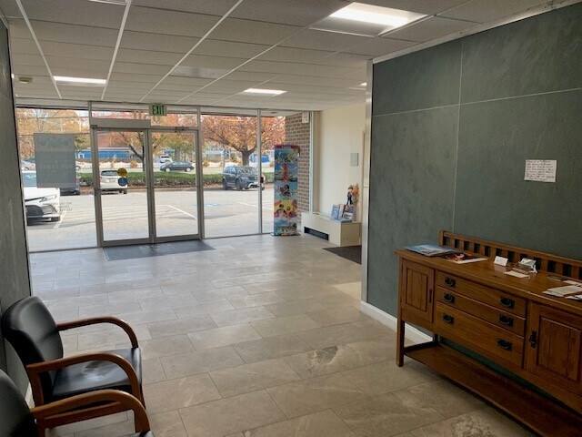 650 Ritchie Hwy, Severna Park, MD à louer - Hall d’entrée - Image 3 de 3