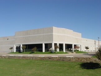 Plus de détails pour 3951 La Reunion Pky, Dallas, TX - Industriel à louer