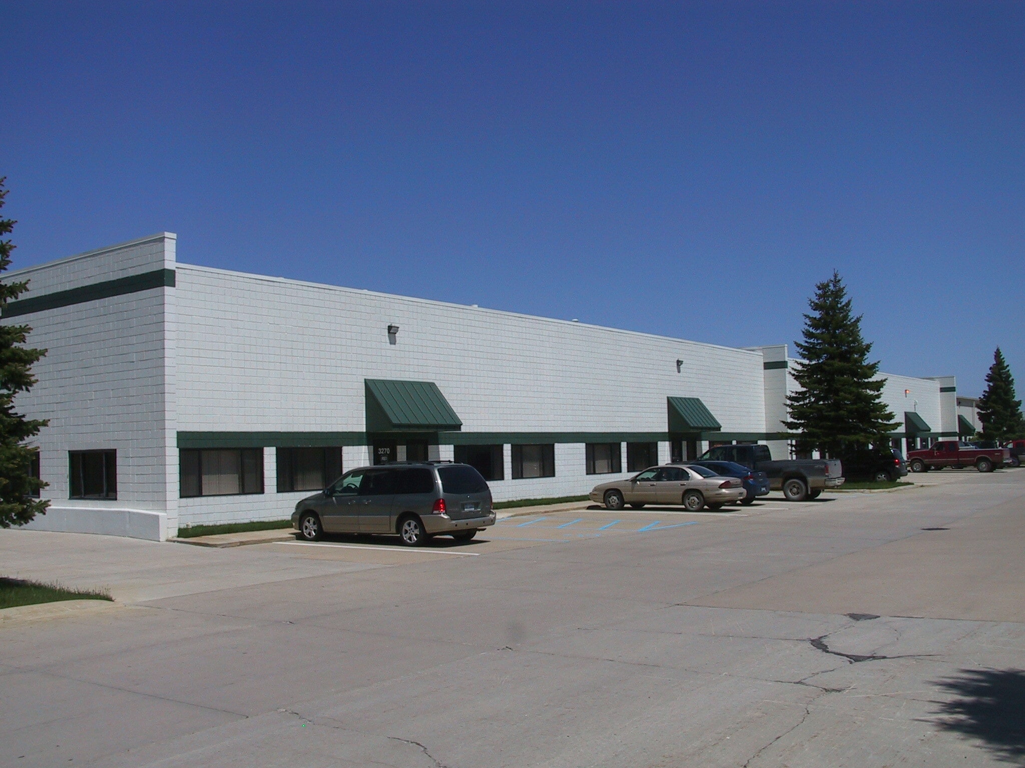 3200-3214 Adventure Ln, Oxford, MI for lease Primary Photo- Image 1 of 5