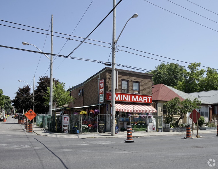 1281 Woodbine Ave, Toronto, ON for sale - Primary Photo - Image 1 of 1