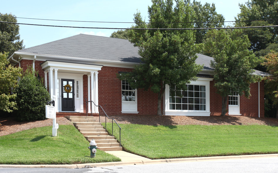 1800 Lendew St, Greensboro, NC à louer - Photo principale - Image 1 de 4