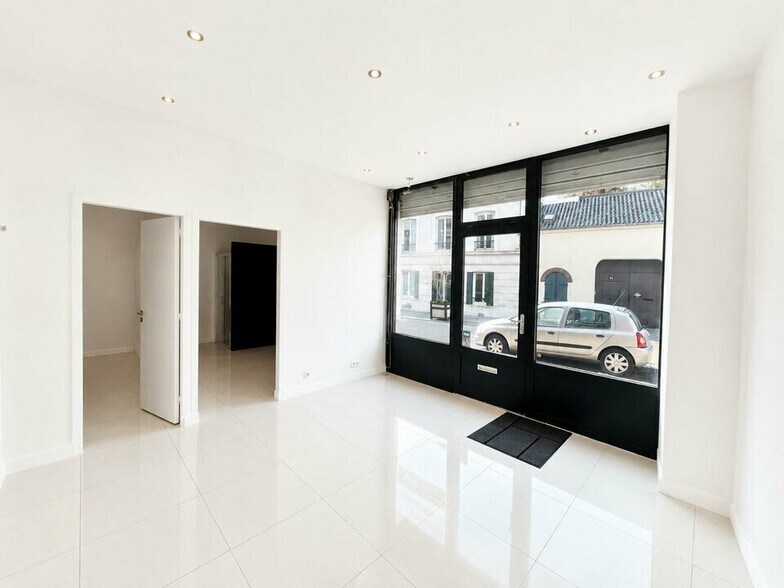 Rue De La Mairie, Châtillon for lease - Interior Photo - Image 2 of 7
