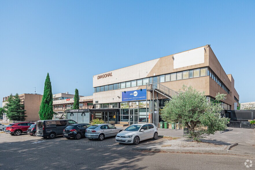Calle Copenhague, 4-8, Las Rozas de Madrid, Madrid for lease - Building Photo - Image 2 of 3