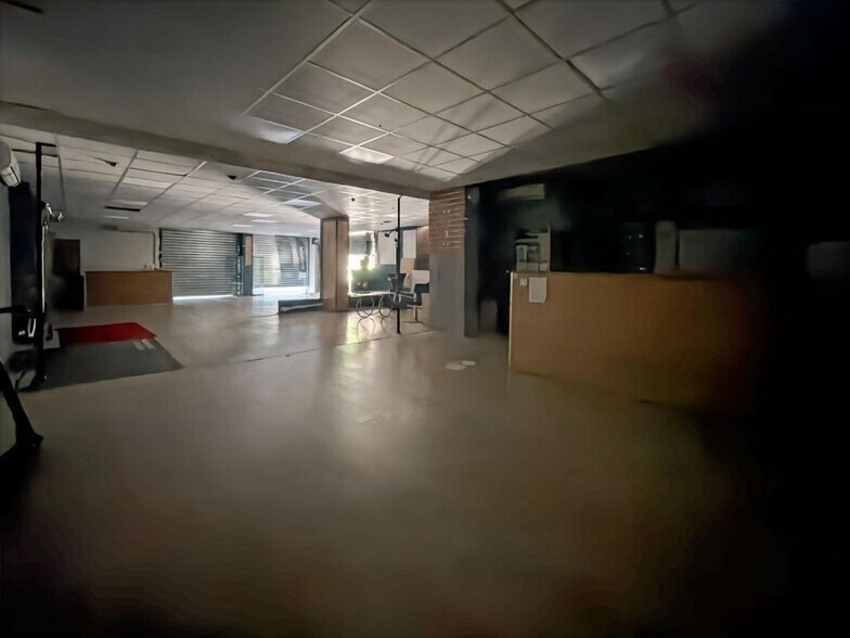 Office in Marseille for lease - Interior Photo - Image 3 of 9