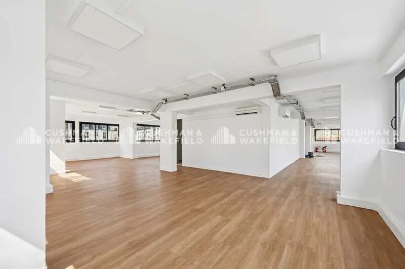 202-204 Rue De La Croix Nivert, Paris for lease - Interior Photo - Image 2 of 12