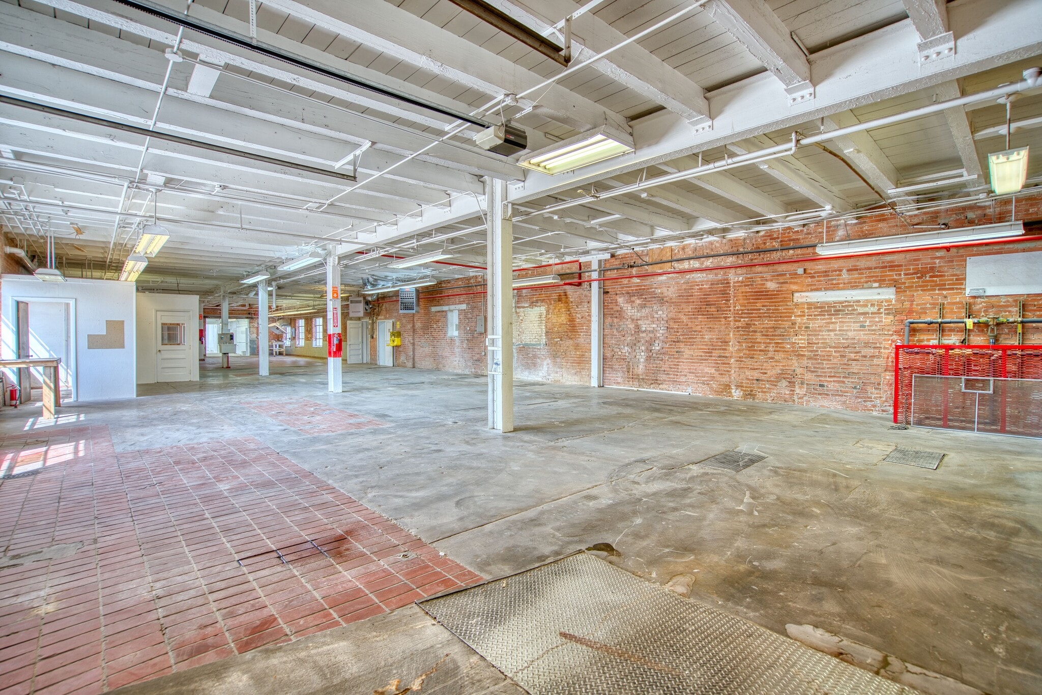 310 W South 1st St, Johnstown, CO for lease Interior Photo- Image 1 of 9
