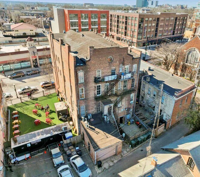 1030-1046 N High Street portefeuille de 2 propriétés à vendre sur LoopNet.ca - Photo du bâtiment - Image 2 de 8