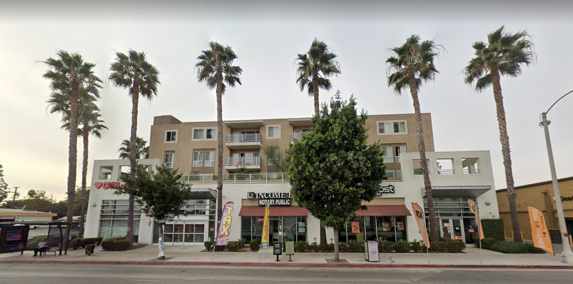 1011 E Adams Blvd, Los Angeles, CA for lease Primary Photo- Image 1 of 6