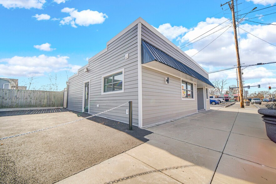2816 Martha St, Hammond, IN à louer - Photo du bâtiment - Image 3 de 21