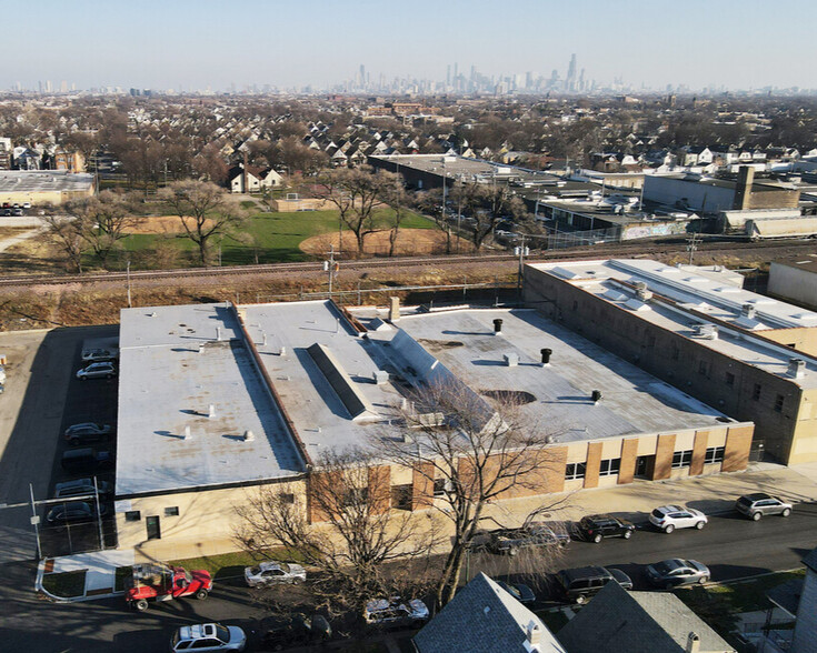 2241-2251 N Knox Ave, Chicago, IL à vendre - Photo du bâtiment - Image 1 de 9