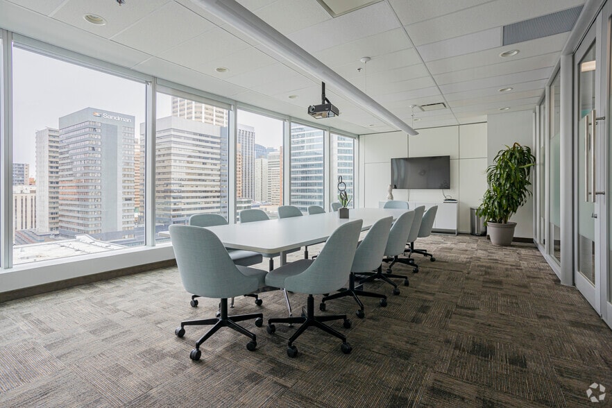 903 8th Ave SW, Calgary, AB for lease - Building Photo - Image 1 of 35