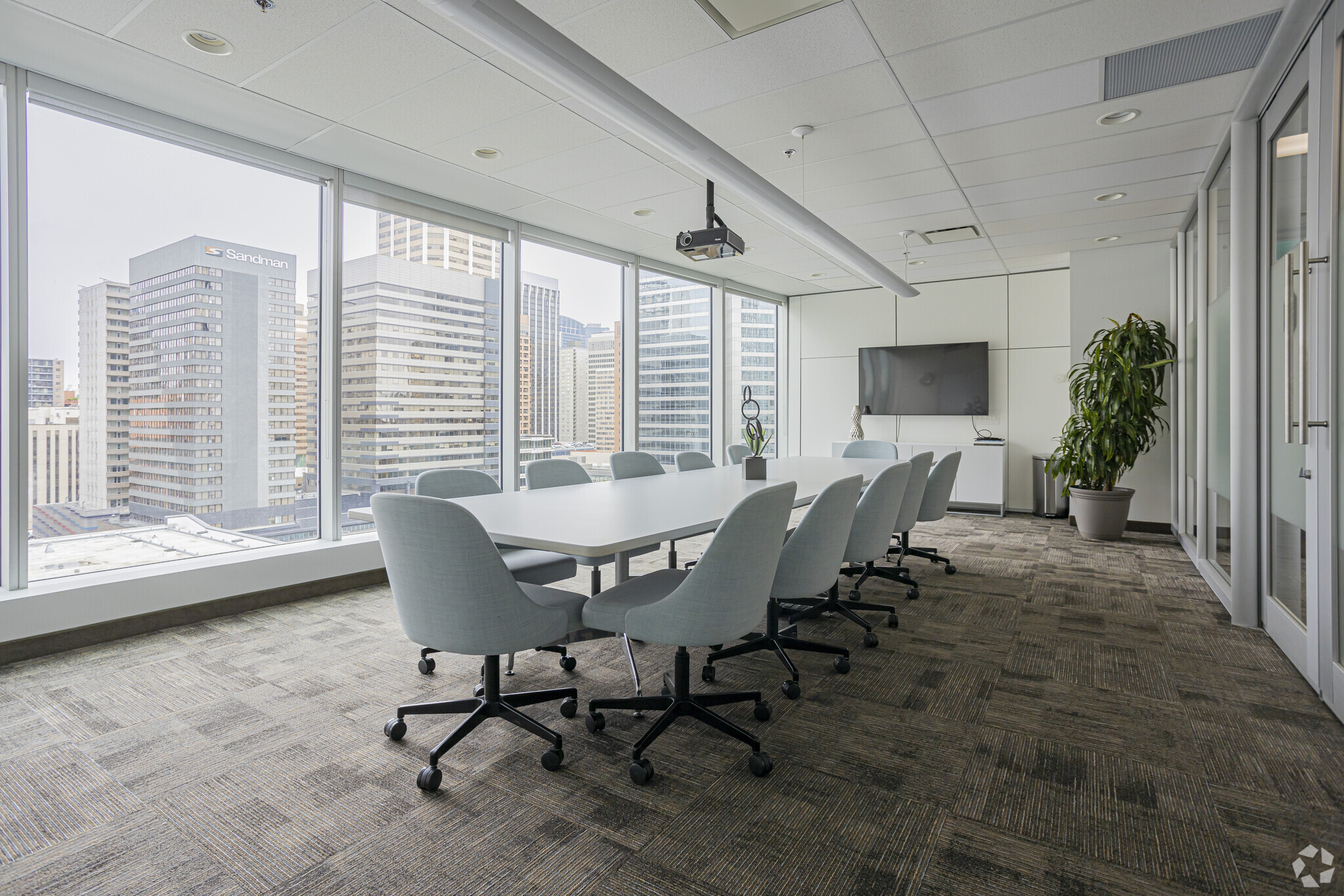 903 8th Ave SW, Calgary, AB for lease Building Photo- Image 1 of 37