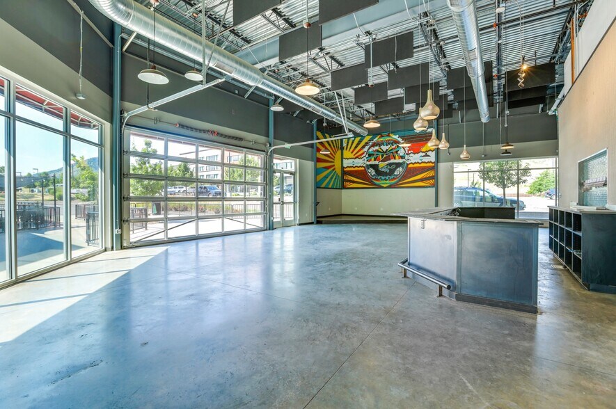 18455 W Colfax Ave, Golden, CO à louer - Photo du bâtiment - Image 3 de 11