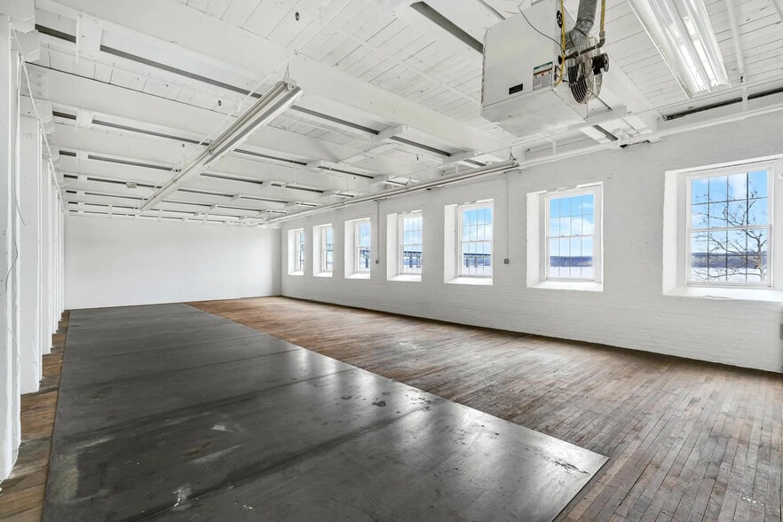 302 N Water St, Newburgh, NY for lease - Building Photo - Image 2 of 33