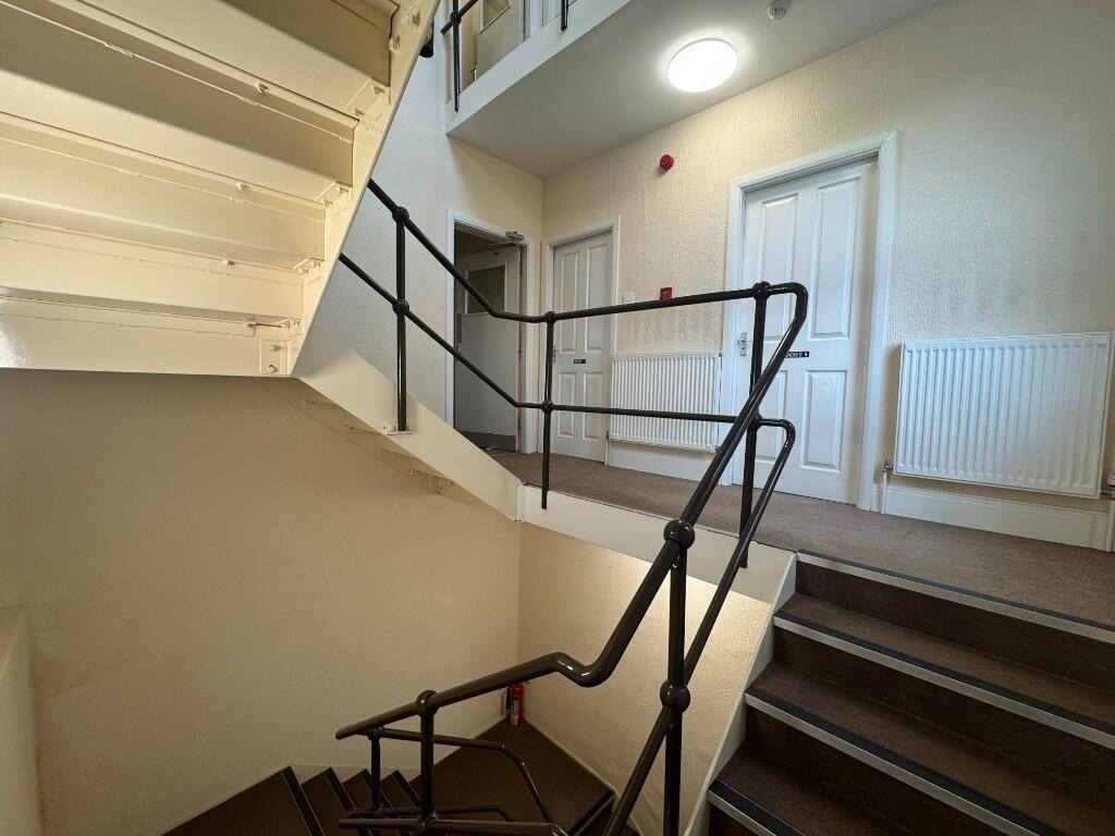 93 High St, Chesterfield for lease Interior Photo- Image 1 of 7