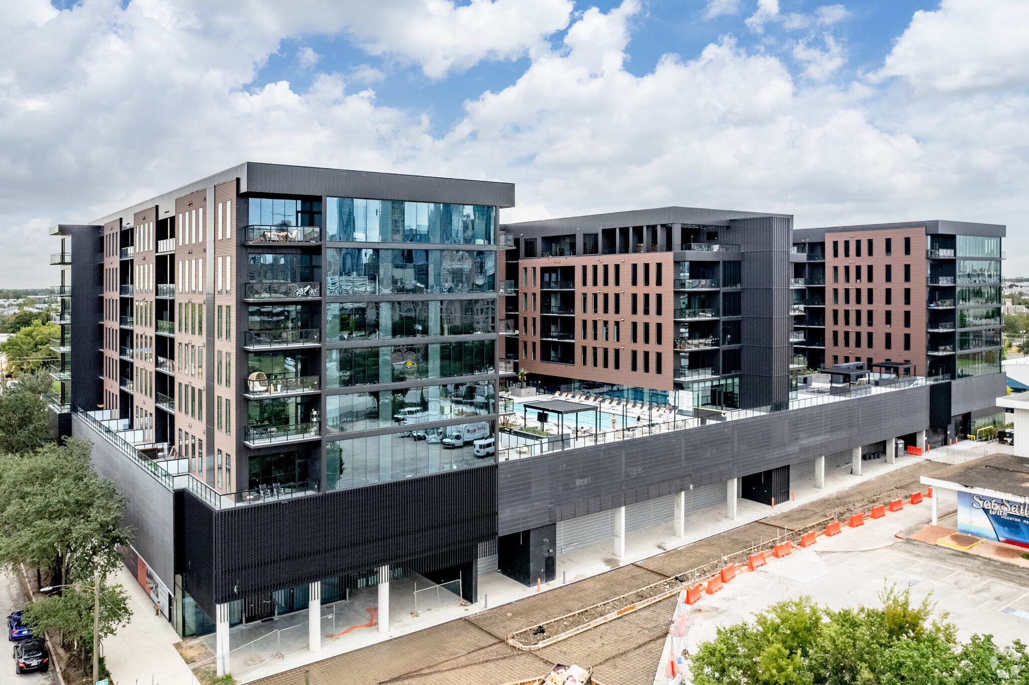 2404 Navigation Blvd, Houston, TX for lease Building Photo- Image 1 of 8