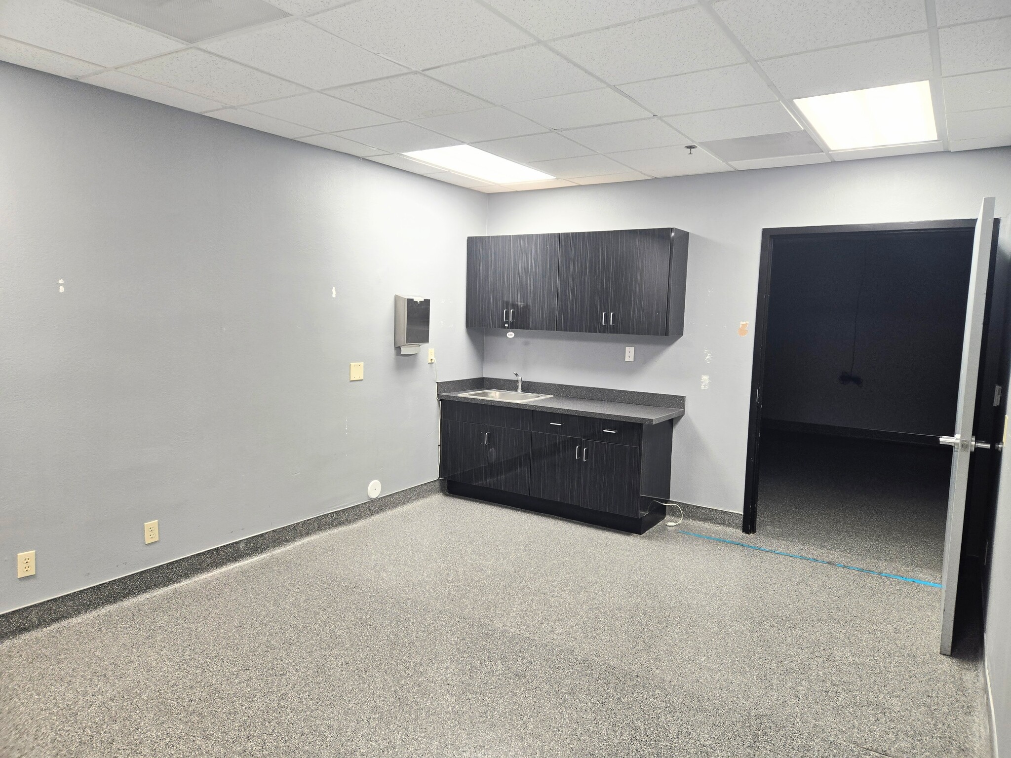 2150 N Waterman Ave, San Bernardino, CA for lease Interior Photo- Image 1 of 10