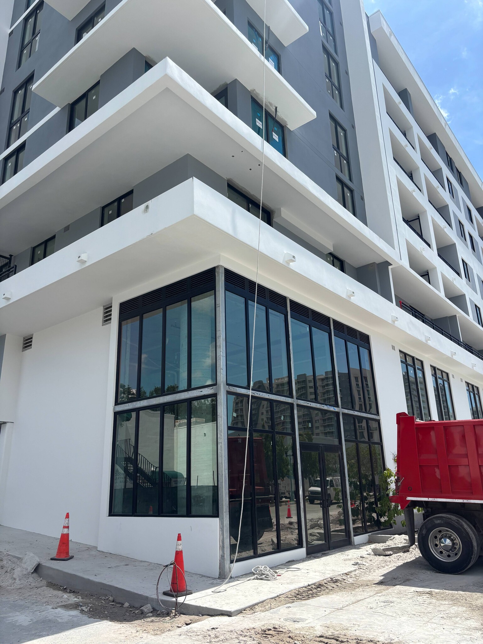 2233 Hollywood Blvd, Hollywood, FL for lease Building Photo- Image 1 of 5