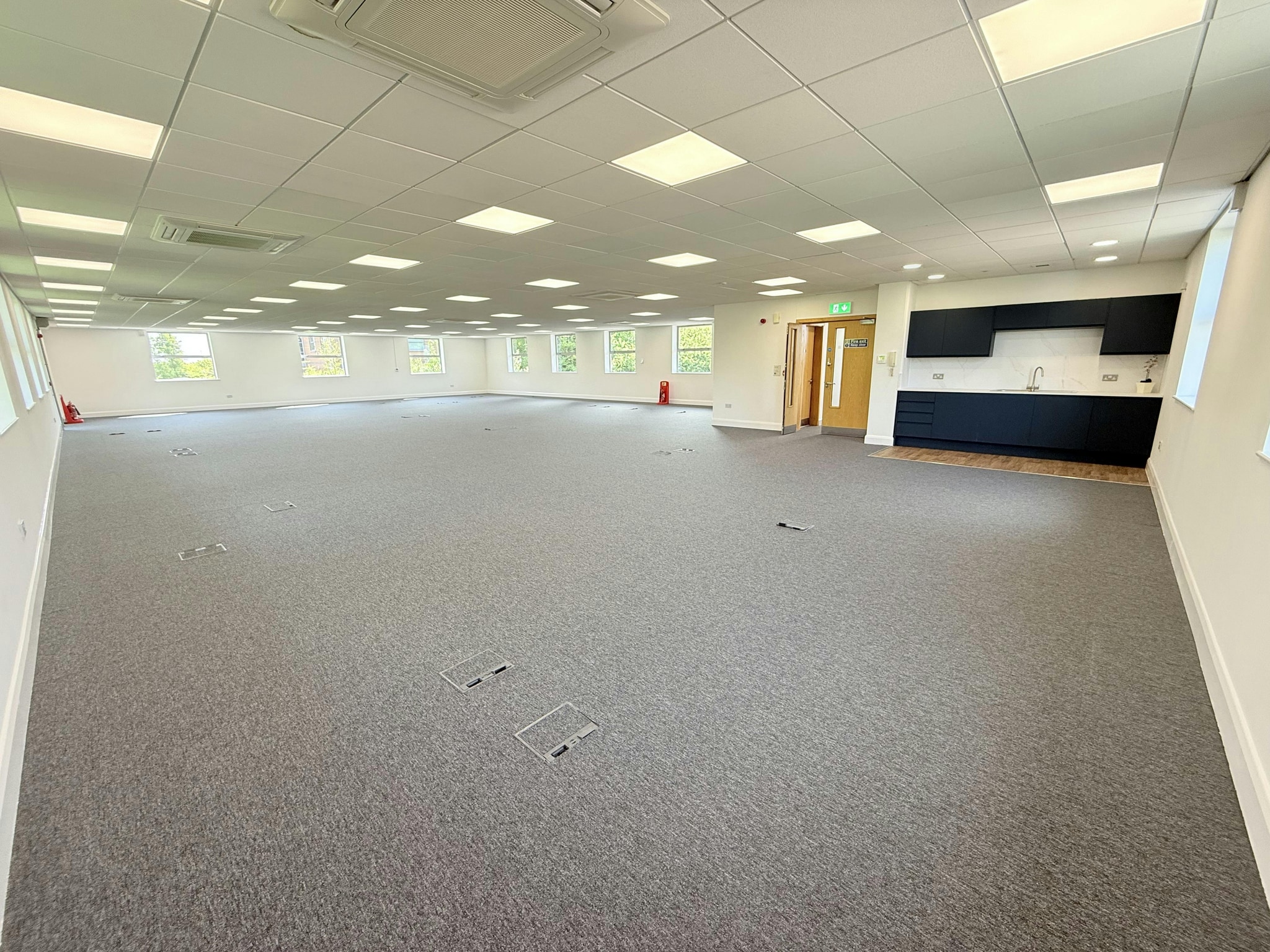 4240 Park Appr, Leeds à louer Photo intérieure- Image 1 de 7