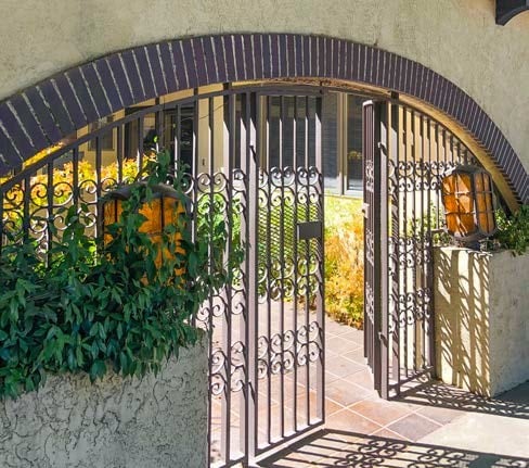 231 D St, Davis, CA à louer - Photo du bâtiment - Image 3 de 15