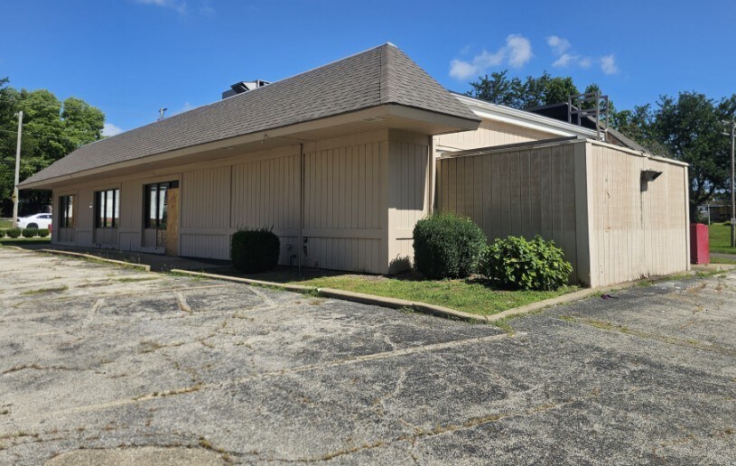 2920 NE Adams St, Peoria, IL à vendre - Photo du bâtiment - Image 3 de 6