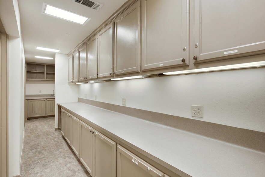 2051 Silverside Dr, Baton Rouge, LA à louer - Photo intérieure - Image 3 de 8