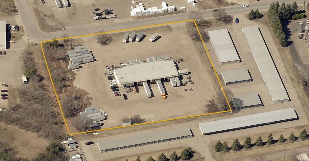 3617 McIntyre Ave, Eau Claire, WI à louer - Photo principale - Image 1 de 2