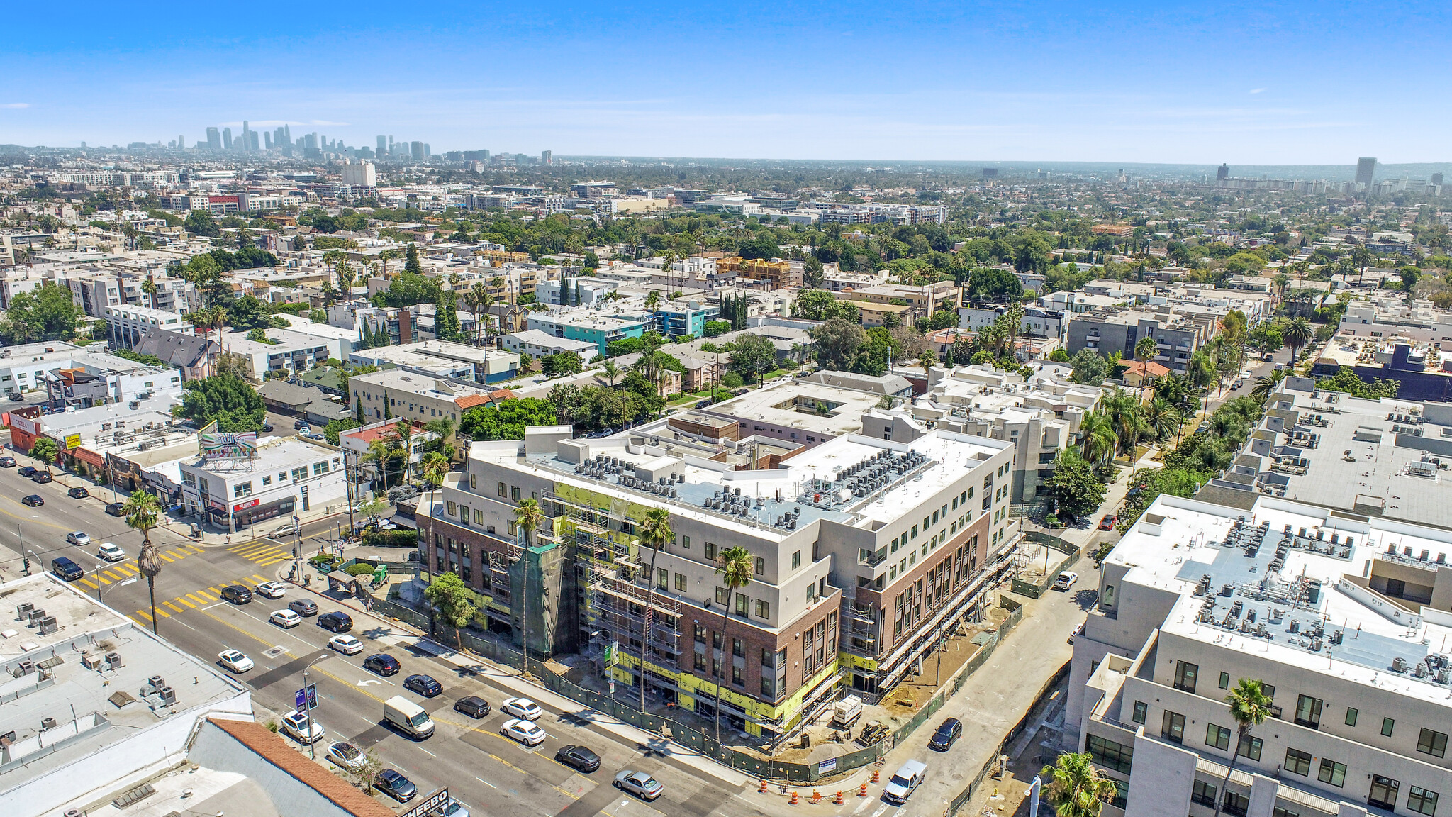 7520 W Sunset Blvd, Los Angeles, CA for lease Building Photo- Image 1 of 11