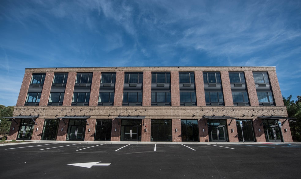 62 Broadway, Woodcliff Lake, NJ for sale - Primary Photo - Image 1 of 28