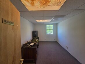 1076 Main St, Fishkill, NY for lease Interior Photo- Image 1 of 2