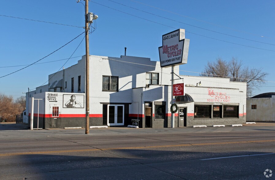 4941 E Admiral Pl, Tulsa, OK à louer - Photo du bâtiment - Image 2 de 2