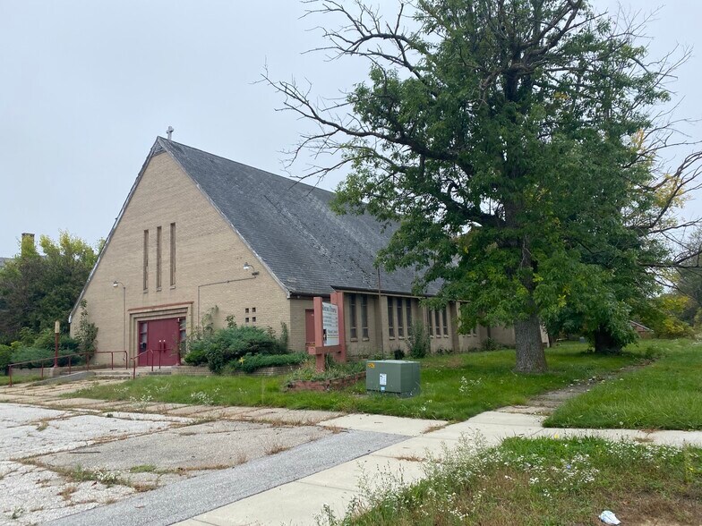 1421 Veterans Memorial Pky, Saginaw, MI à vendre - Photo du bâtiment - Image 2 de 3