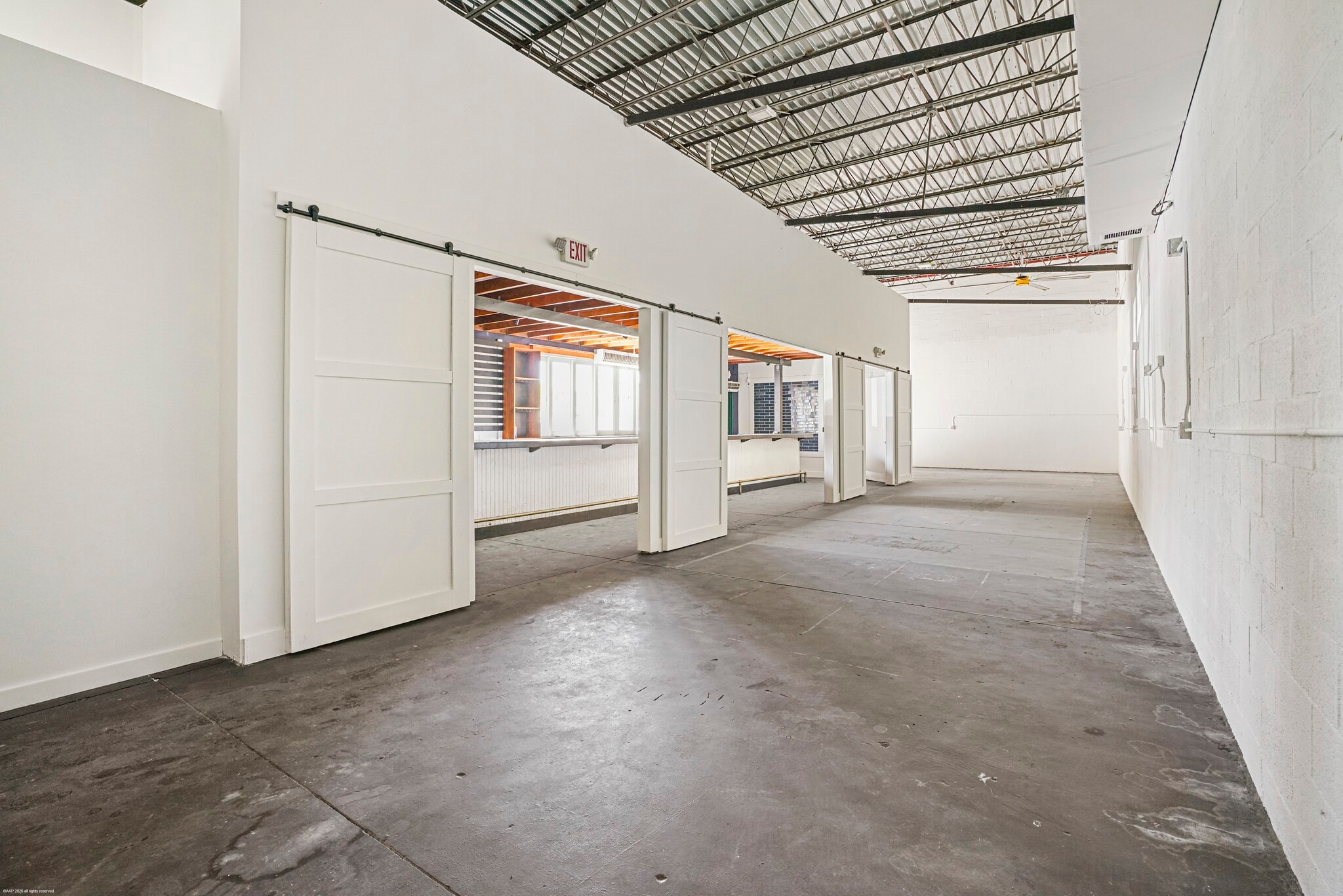 525 Clematis St, West Palm Beach, FL for lease Interior Photo- Image 1 of 3