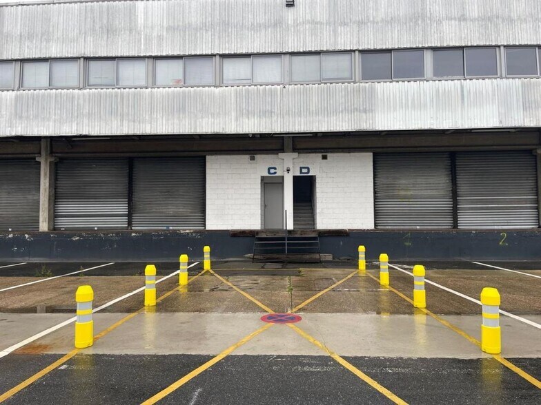 Office in Aulnay-sous-Bois for lease - Building Photo - Image 1 of 79