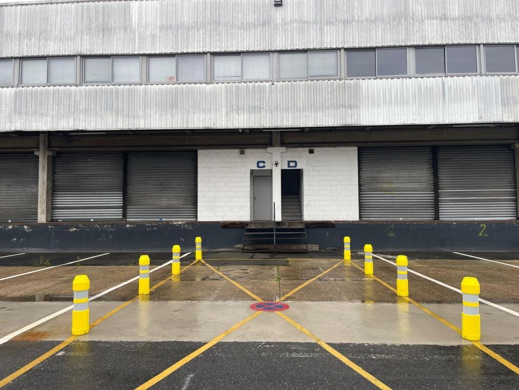 Office in Aulnay-sous-Bois for lease Building Photo- Image 1 of 80