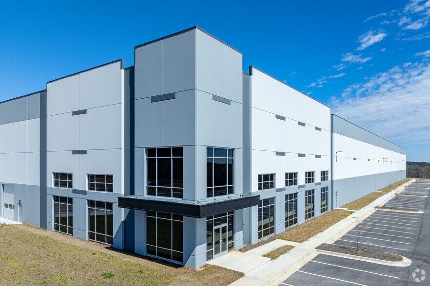 3945 Fairburn Rd, Douglasville, GA à louer - Photo du bâtiment - Image 2 de 6