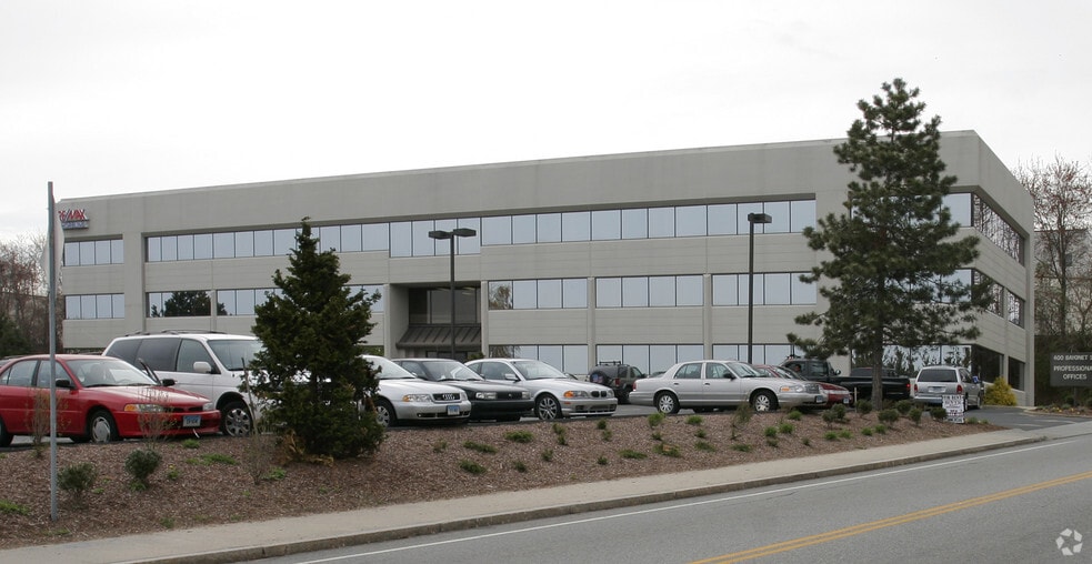 400 Bayonet St, New London, CT à vendre - Photo du bâtiment - Image 2 de 19