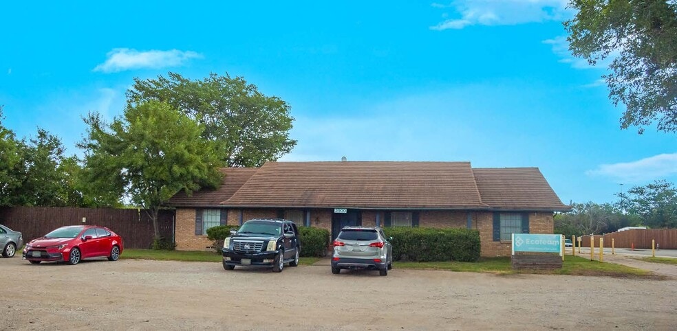 3900 Valley View Ln, Irving, TX for lease - Building Photo - Image 3 of 5