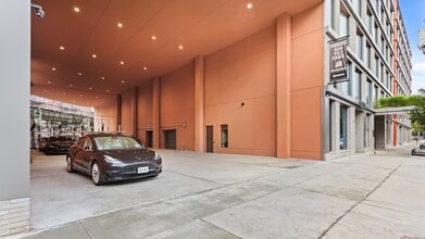 555 Broadway, Brooklyn, NY for lease Interior Photo- Image 2 of 6