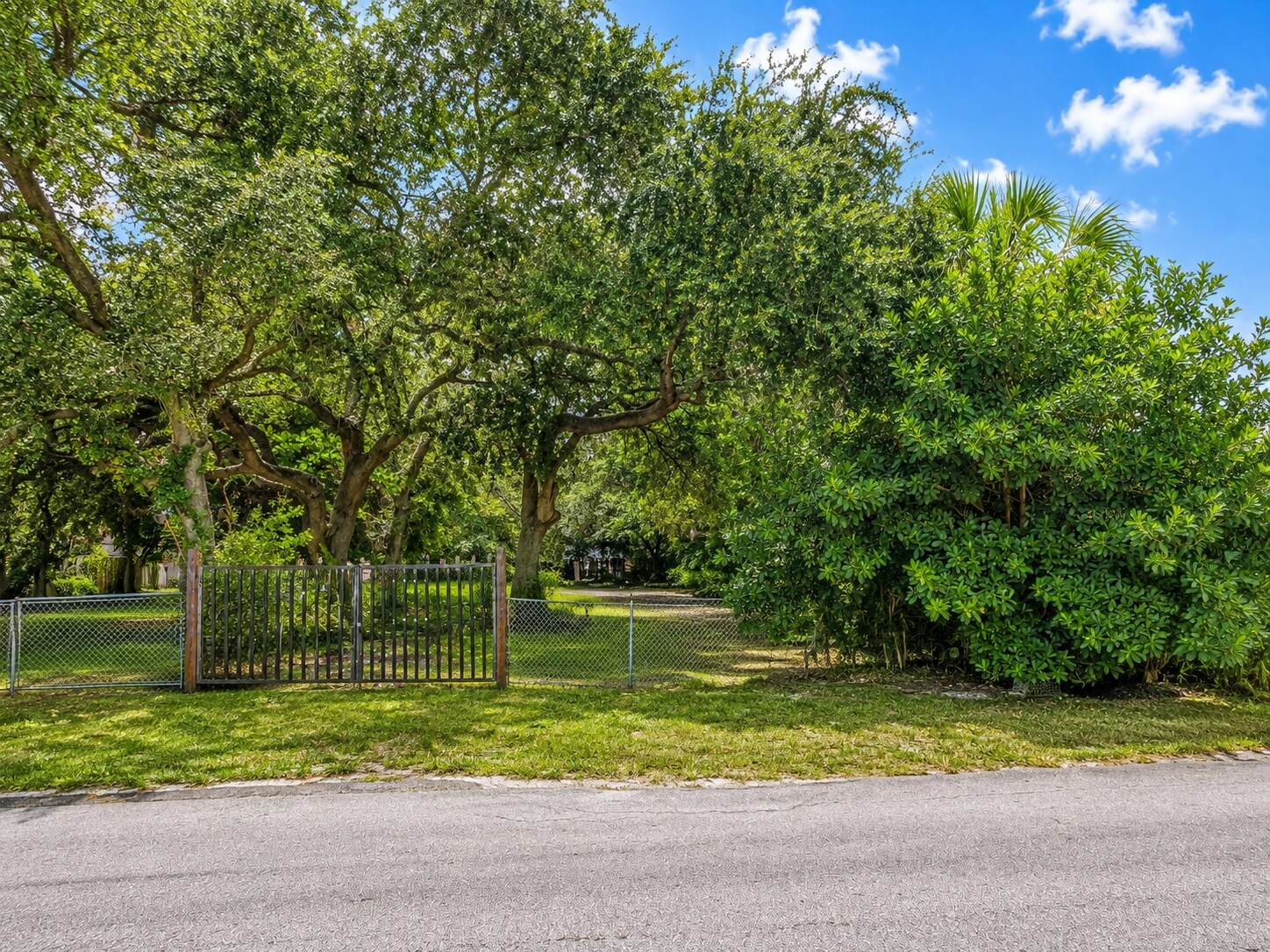7726 NW 4th Ave, Miami, FL à vendre Photo du bâtiment- Image 1 de 4